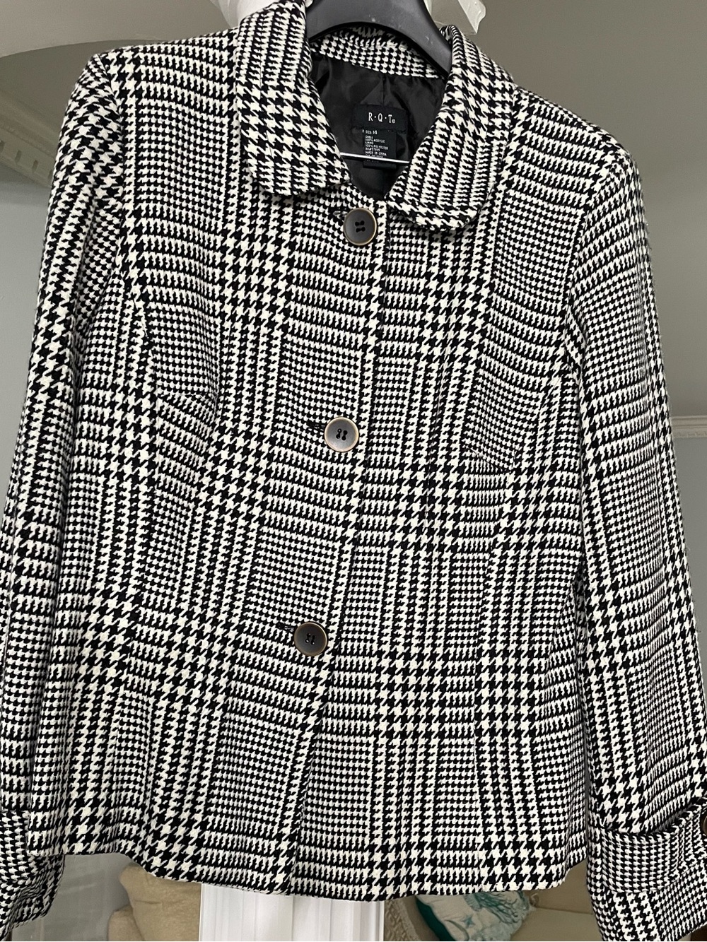 R•O•T•A Black & White Houndstooth Women's Jacket. Size 14